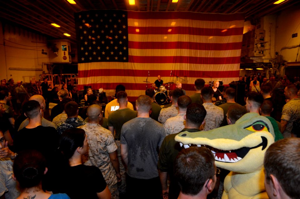 USS Bataan (LHD 5) 140725-N-MW280-092 (14797652741)