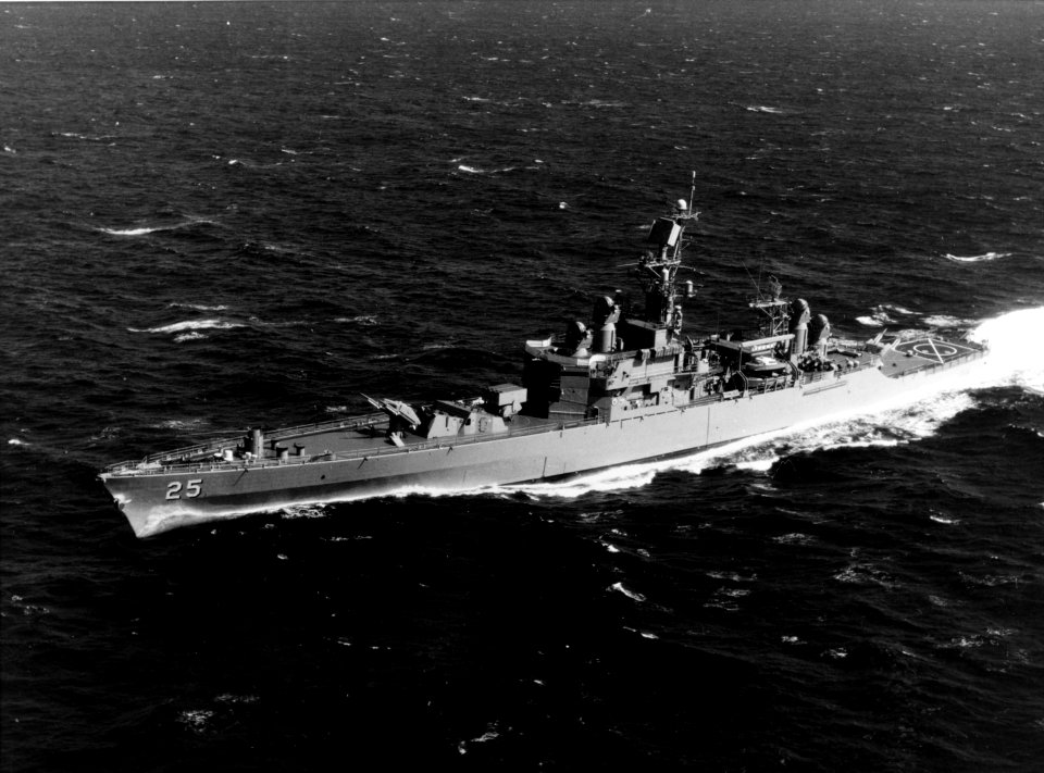 USS Bainbridge (DLGN-25) underway in the Pacific on 23 March 1971