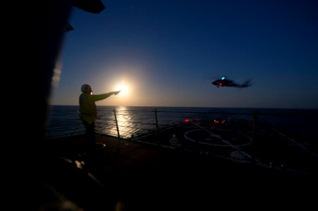 USS Arleigh Burke 140614-N-WD757-504