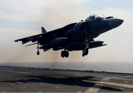 USS BATAAN (LHD 5) 140501-N-JX484-098 (13901119858)