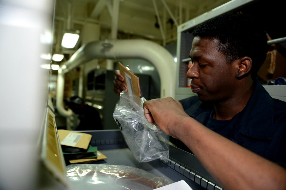 USS Bataan (LHD 5) 140509-N-MW280-154 (13970898477)