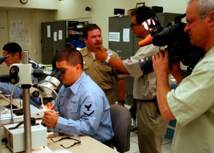 US Navy 050606-N-0050T-044 Local news reporter Rod Luck, of television station KUSI interviews Lt. Cmdr. Steve W. Allen photo