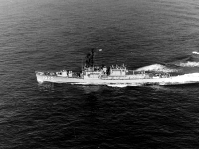 USS Bauer (DE-1025) underway at sea in December 1969 (K-80173)