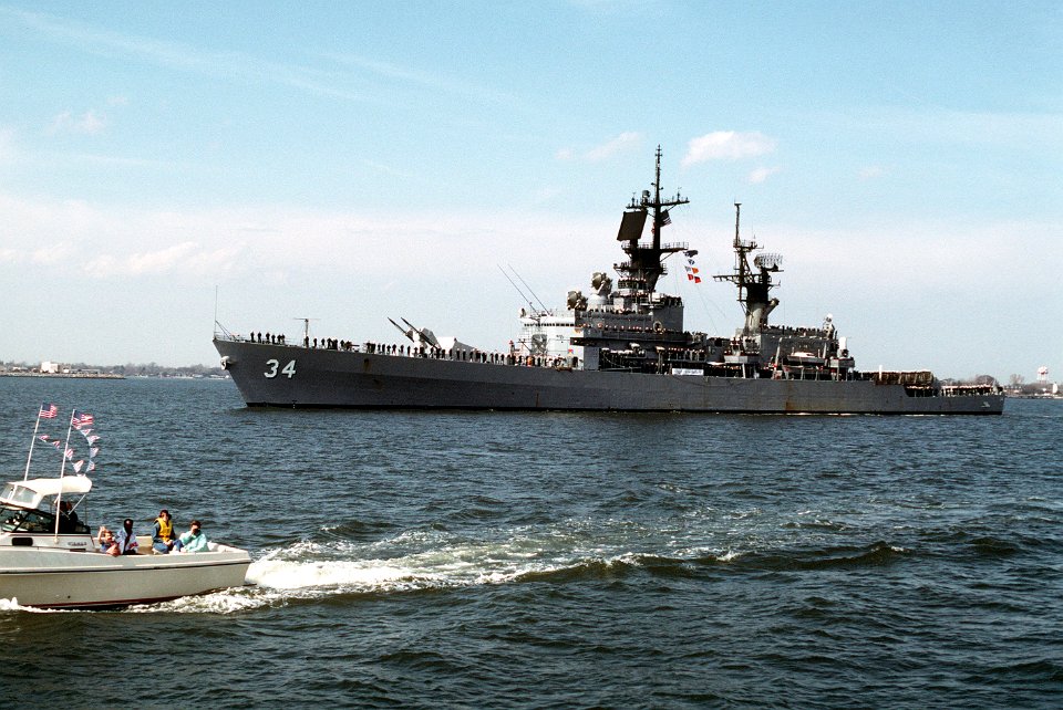 USS Biddle (CG-34) returns to Naval Station Norfolk on 28 March 1991