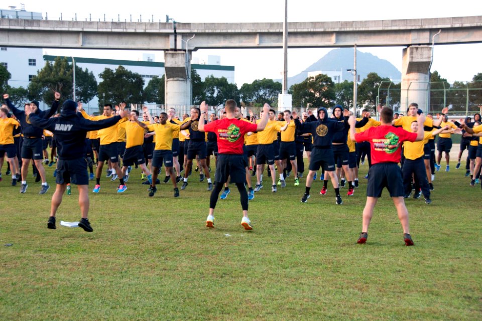 USS Bonhomme Richard (LHD 6) Physical Readiness Test (PRT) 161109-N-XK809-013