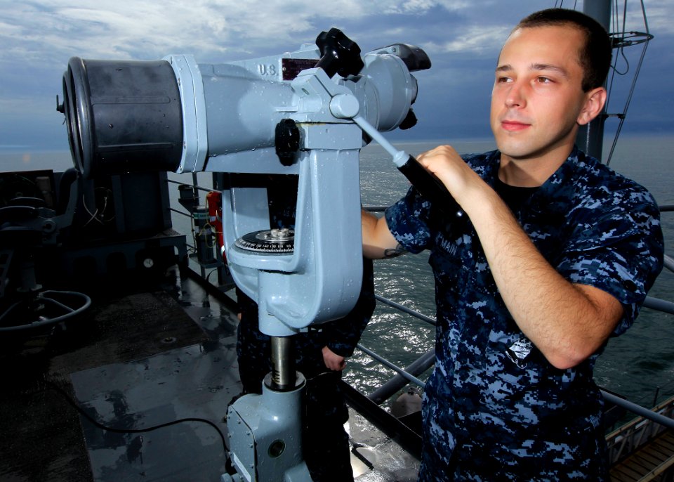 USS Blue Ridge operations 130823-N-JY673-012