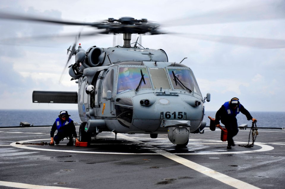 USS Blue Ridge 140503-N-KL617-053