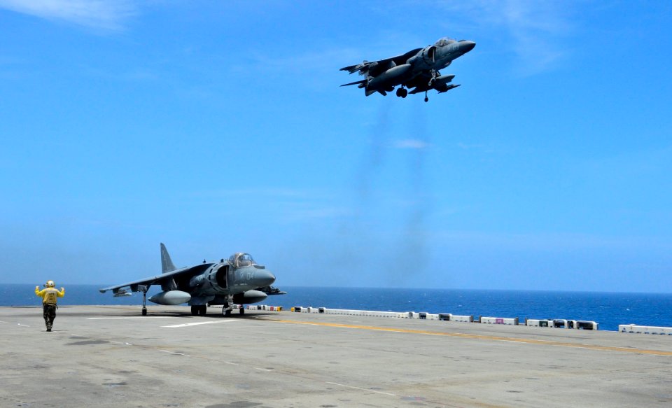 USS Bonhomme Richard operations 130619-N-KE519-019