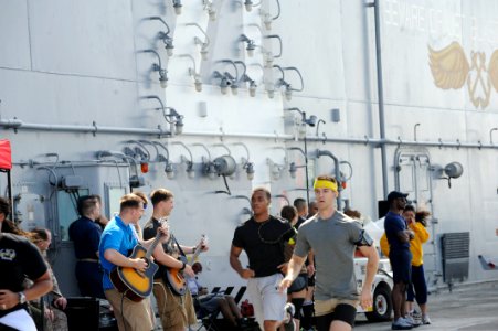 USS BOXER (LHD 4) 131013-N-SS492-079 (10286286053)