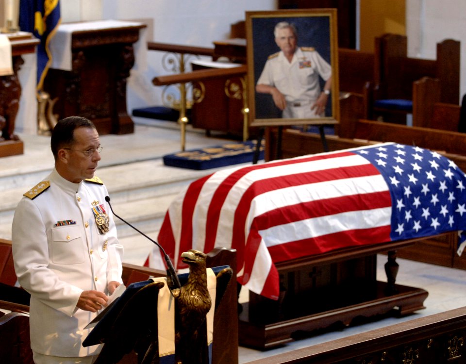 US Navy 050723-N-5390M-005 Adm. Mike Mullen, Chief of Naval Operations (CNO), pays tribute to retired Vice Adm. James B. Stockdale
