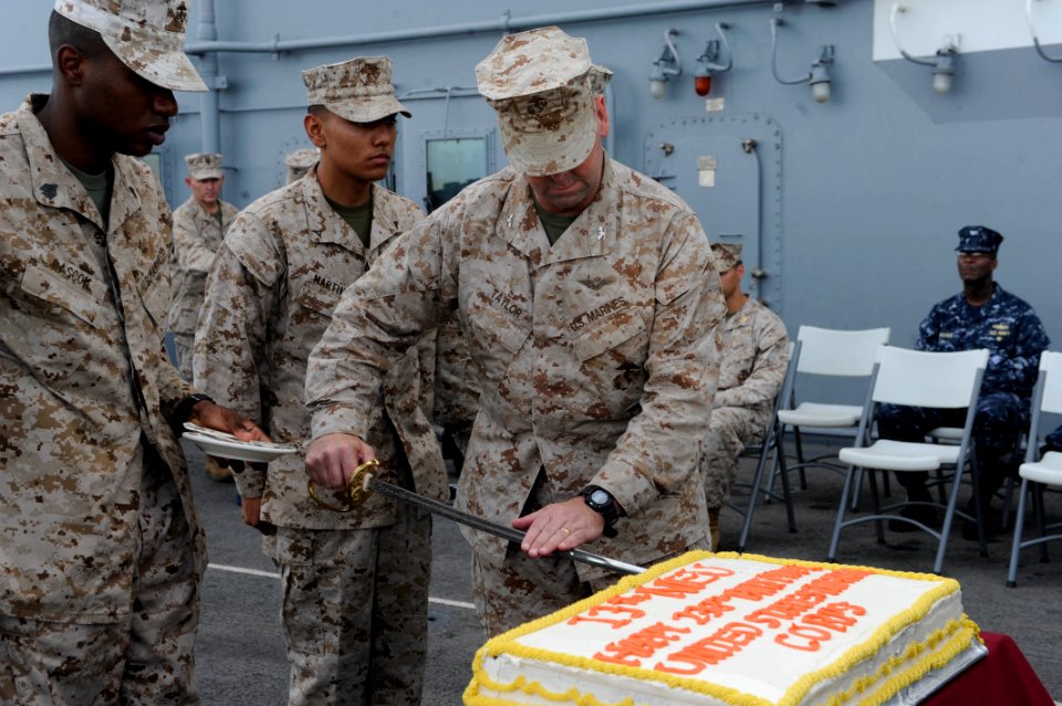 USS BOXER (LHD 4) 131110-N-OQ305-186 (10833468974)