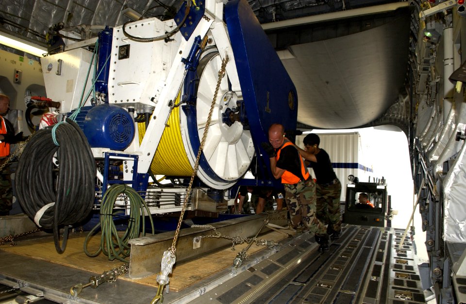 US Navy 050805-F-M8968-010 Deep Drone ROV is prepared for deployment
