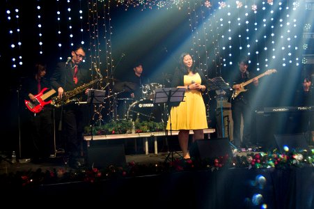 USS Bonhomme Richard (LHD 6) command holiday party 2016 161208-N-XK809-434