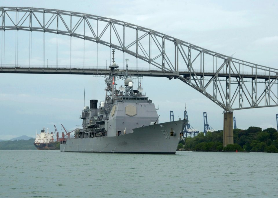 US Navy 050809-F-3177P-185 The guided missile cruiser USS Thomas S. Gates (CG 51) sails though the Bridge of the Americas as it departs the port of Vasco Nunez de Balboa