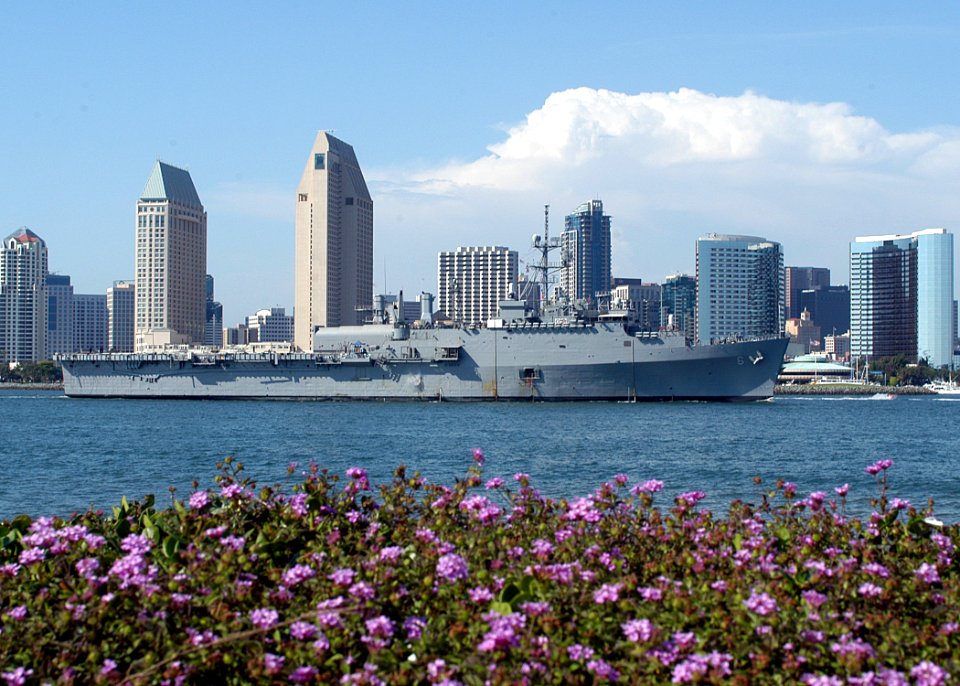 US Navy 050722-N-3532C-001 The amphibious transport dock USS Duluth (LPD 6) returns to Naval Base San Diego after a 15-day underway period