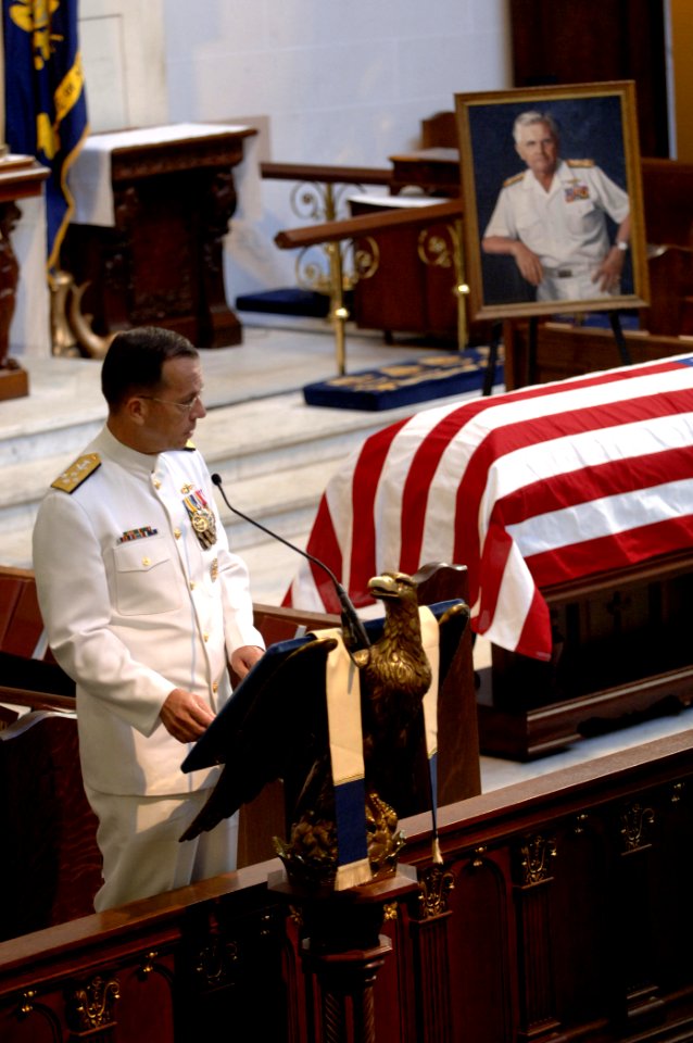 US Navy 050723-N-5390M-001 Adm. Mike Mullen, Chief of Naval Operations (CNO), pays tribute to retired Vice Adm. James B. Stockdale