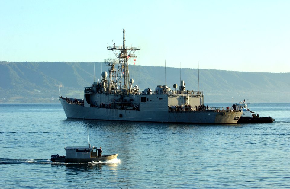 US Navy 050812-F-7169B-001 U.S. Navy guided missile frigate USS Crommelin (FFG 37) arrives in Alaska for a port visit prior to participating in Northern Edge-Alaska Shield 2005