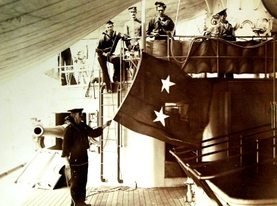 USS Brooklyn (ACR-3), lowering Rear Admiral Schley’s flag, 1898 (25588816490)