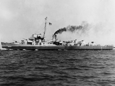 USS Bunch (DE-694) running trials in Lake Huron on 25 July 1943 (19-N-91200)