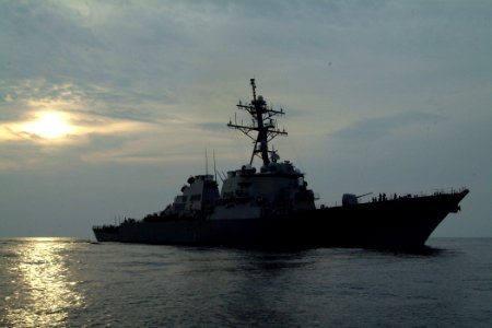US Navy 050814-N-4772B-291 The guided missile destroyer USS Paul Hamilton (DDG 60) underway in the South China Sea