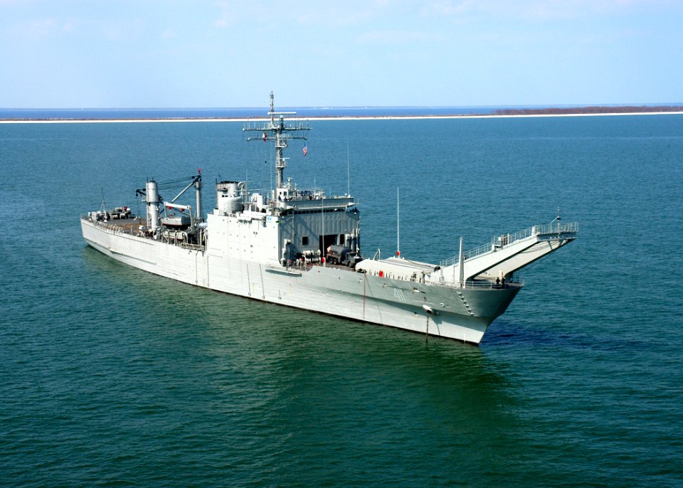 US Navy 050909-N-8154G-180 The Mexican Navy amphibious ship Papaloapan (P-411) sits off the coast of Mississippi preparing to assist with Hurricane Katrina relief efforts along the Gulf Coast