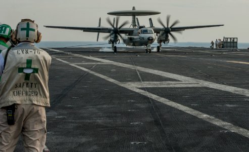 USS Carl Vinson supports Operation Inherent Resolve 141120-N-TP834-017