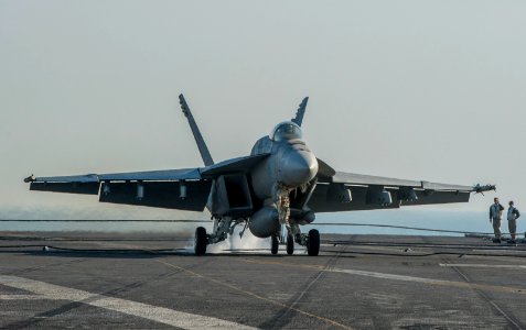 USS Carl Vinson supports Operation Inherent Resolve 150113-N-TP834-289