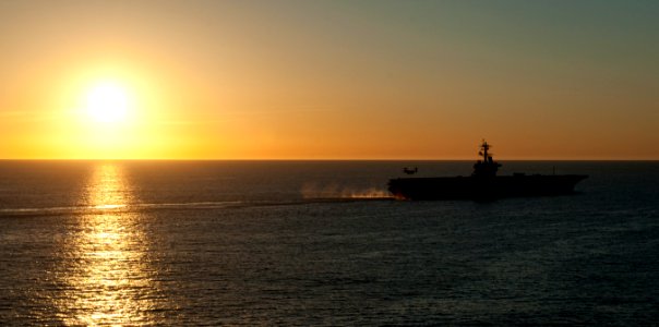 USS Carl Vinson at sunset. (8498334832) photo