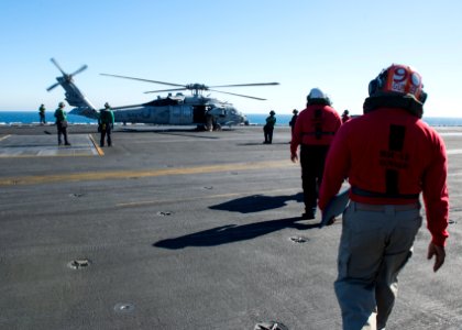 USS Carl Vinson (CVN 70)150307-N-KB426-003 (16152205633)