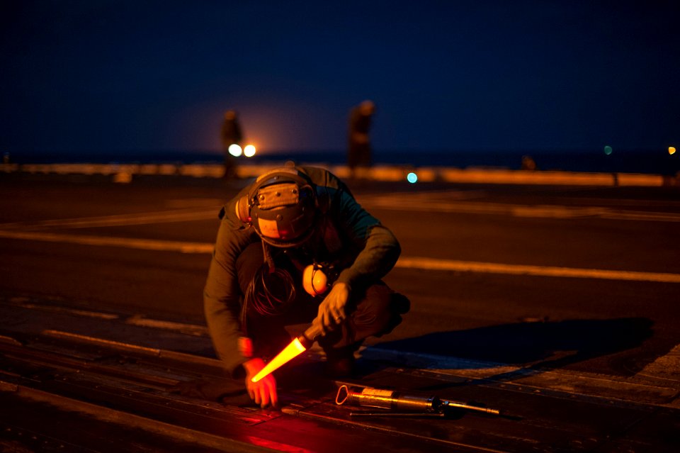 USS Carl Vinson night flight operations 141105-N-TP834-374