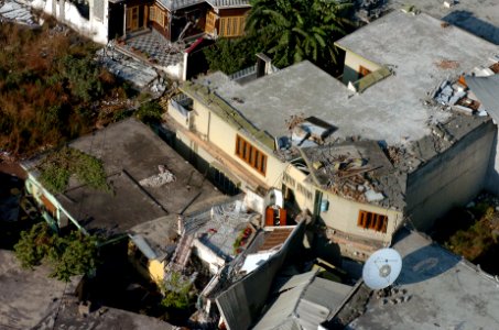 US Navy 051013-N-8796S-117 The city of Muzafarabad, Pakistan lays in ruins after an earthquake that hit the region