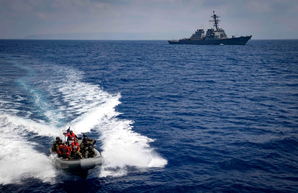 USS Carney Participates in Exercise Reliant Mermaid (44027176881)