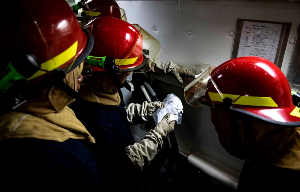 USS Carney Conducts General Quarters Drill (42916722685)