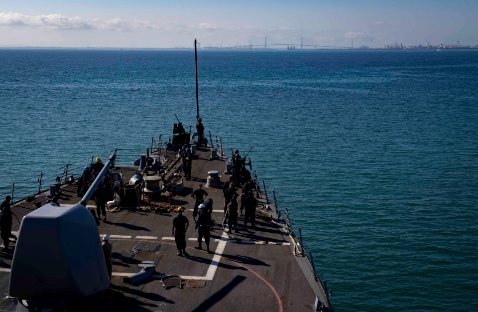 USS Carney Departs Rota Spain (43709080992)