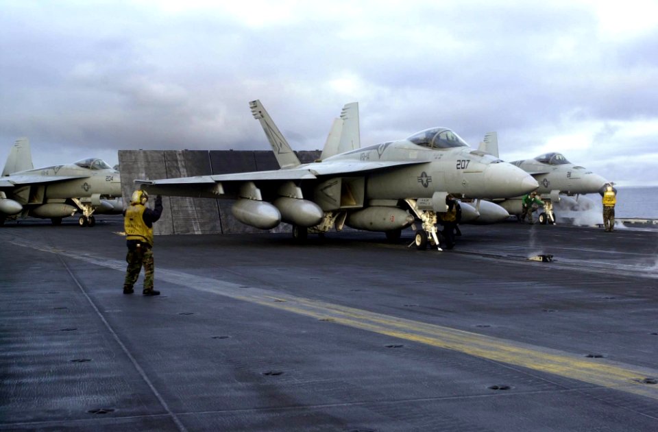 US Navy 051107-N-0361G-011 An F-A-18E Super Hornet prepares to launch from the nuclear-powered aircraft carrier USS Nimitz (CVN 68)