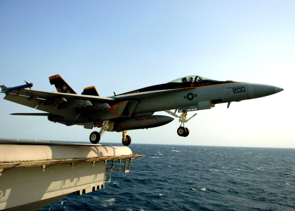 US Navy 051111-N-3488C-021 An F-A-18E Super Hornet, assigned to the Royal Maces of Strike Fighter Squadron Two Seven (VFA-27), launches