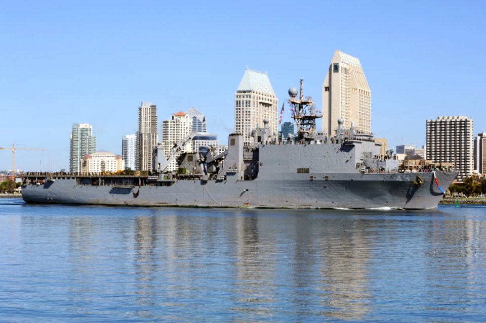 USS Comstock returns from deployment 150225-N-DH124-128