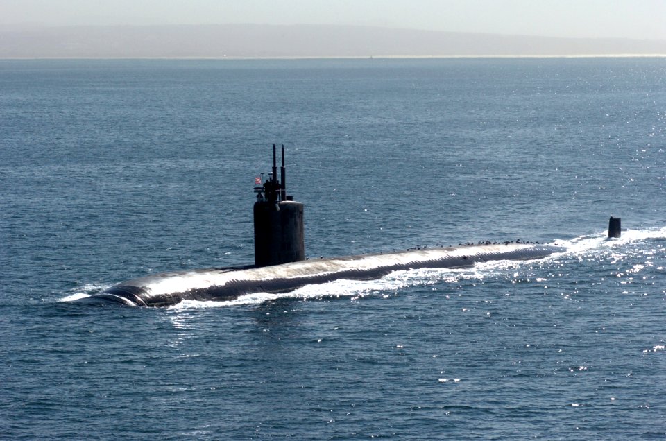 US Navy 051118-N-9866B-600 The Los Angeles-class fast attack submarine USS Asheville (SSN 758) pulls into its homeport of Naval Base Point Loma
