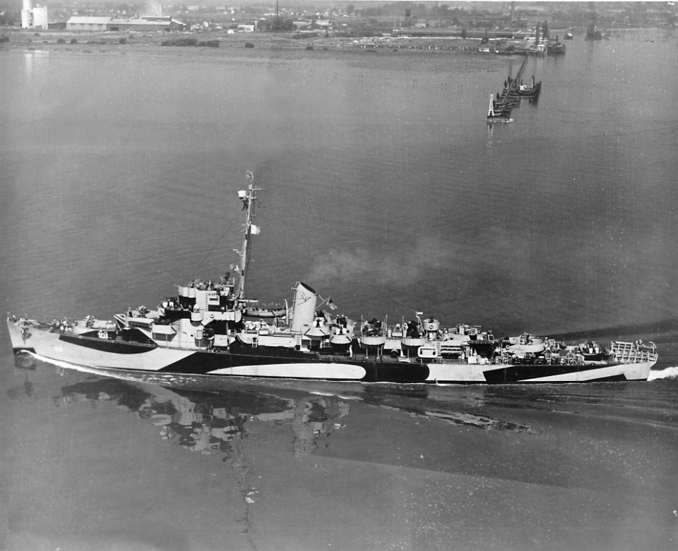 USS Clarence L. Evans (DE-113) underway off Philadelphia Naval Shipyard, Pennsylvania (USA), on 7 July 1944 (19-N-69251)
