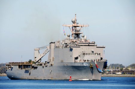USS Comstock 150225-N-DH124-104