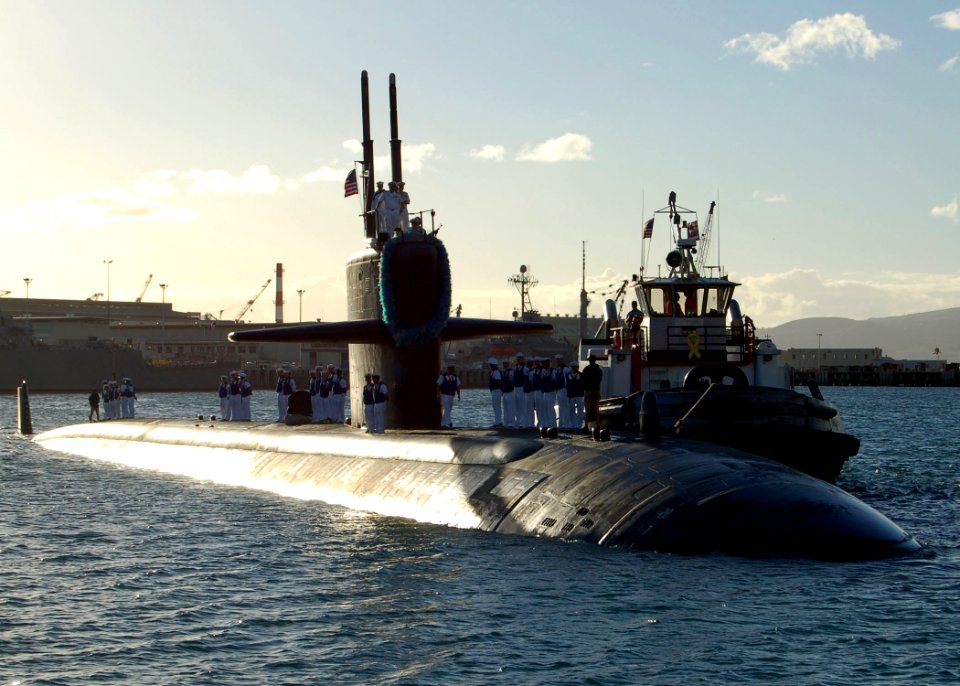 US Navy 051110-N-0879R-003 The Los Angeles-class fast attack submarine USS Key West (SSN 722) arrives in Pearl Harbor, Hawaii, following a regularly scheduled Western Pacific deployment