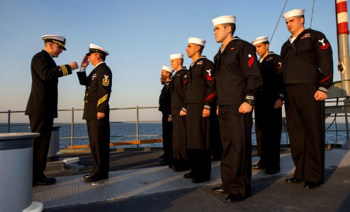 USS Comstock (LSD 45) 140924-N-CU914-012 (15189686210)
