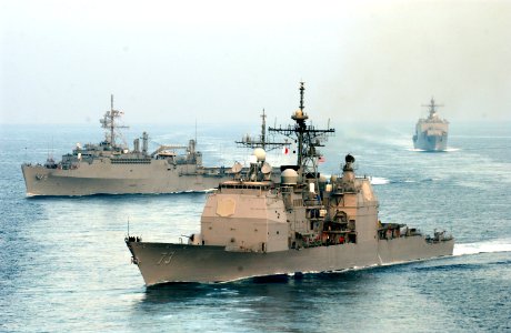 US Navy 051213-N-9866B-010 The guided missile cruiser USS Port Royal (CG 73), the amphibious transport dock USS Ogden (LPD 5) and the dock landing ship USS Germantown (LSD 42) conduct formation maneuvers in the Pacific Ocean photo
