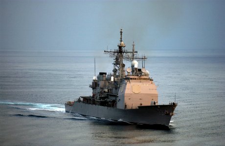 US Navy 051213-N-9866B-002 The guided missile cruiser USS Port Royal (CG 73) sails through the Pacific Ocean
