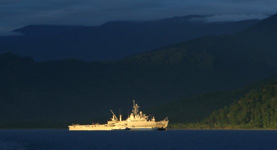 USS Cleveland off Papua New Guinea post (5754833243)