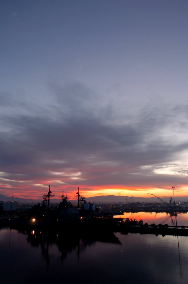 US Navy 060101-N-9866B-324 The guided missile frigate USS Reuben James (FFG 57) and other 3rd Fleet ships home ported at Naval Station San Diego display their holiday lights in celebration moments after the start of the New Yea