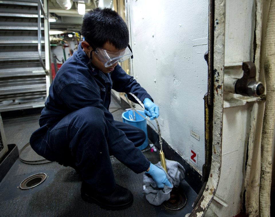 USS Denver activity 140409-N-IC565-027