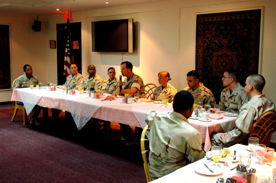 US Navy 060106-N-4374S-009 Chief of Naval Operations (CNO) Adm. Mike Mullen speaks to the Sailors during a breakfast meeting at U.S. Naval Support Activity Bahrain