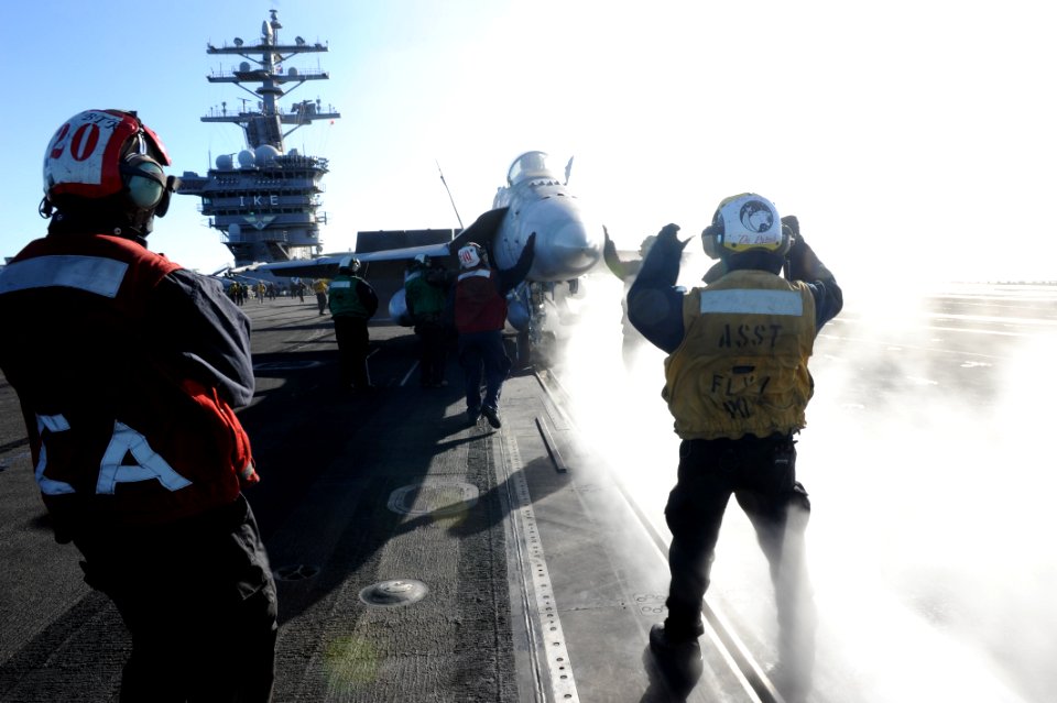 USS Dwight D. Eisenhower 121205-N-GC639-146