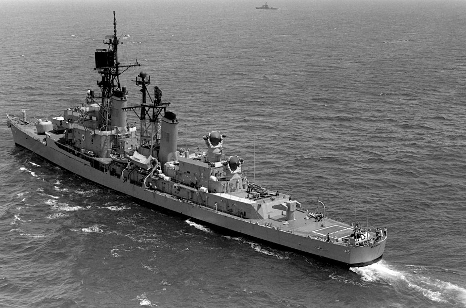 USS Dewey (DDG-45) aft view in 1979